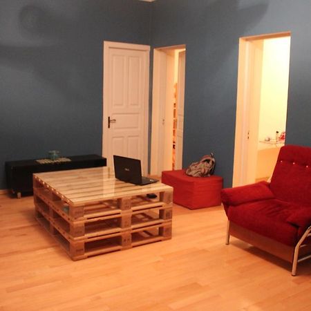Hostel Bude Koetaisi Buitenkant foto