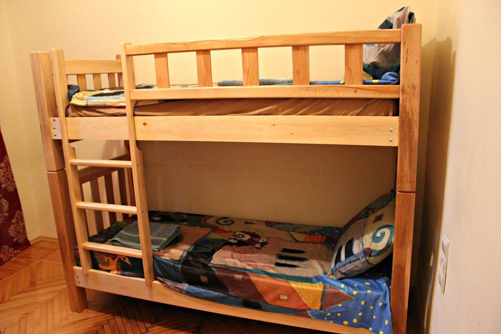 Hostel Bude Koetaisi Kamer foto