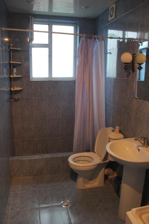 Hostel Bude Koetaisi Buitenkant foto